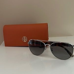 Tory Burch like new sunglasses with case